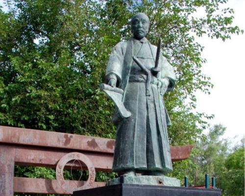 Estatua de Hasekura Tsunenaga coria del rio